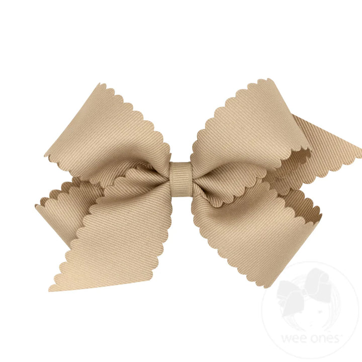Medium Scallop Edge